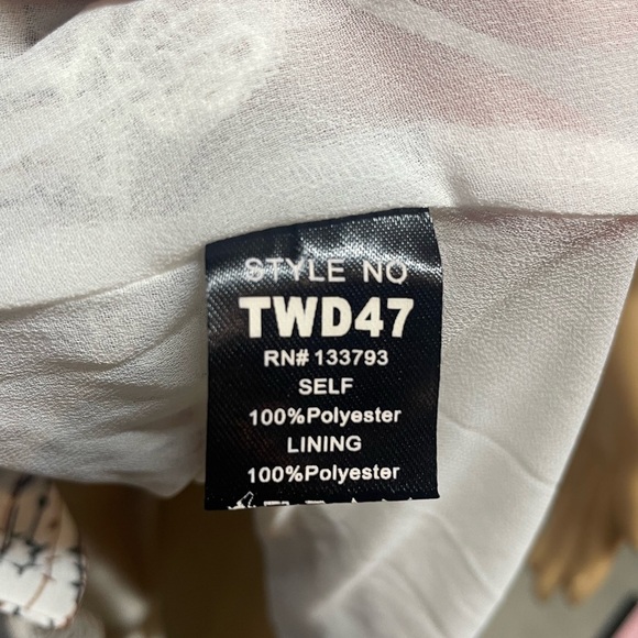 🆕POL Off White Floral High Low Dress, various sizes. - Picture 4 of 6